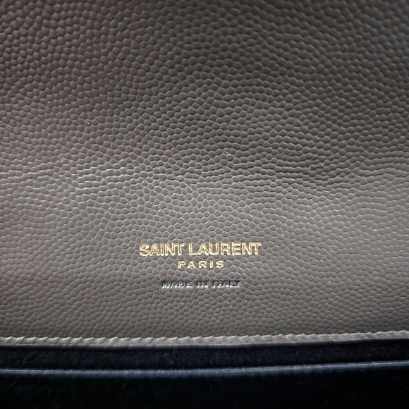 ❌️❌️SOLD❌️❌️ Saint Laurent New Clutch in Fog - Picture 2 of 11